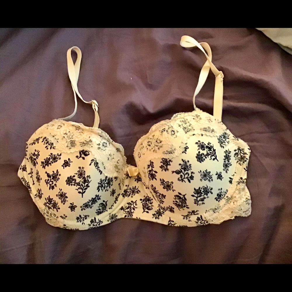36B bra, great condition.